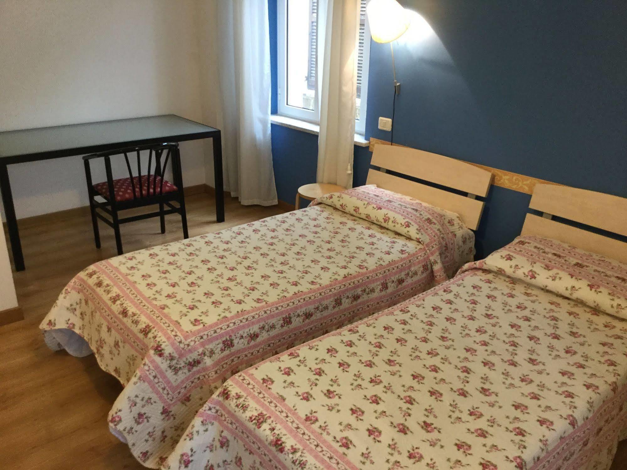 Dietro Piazza Ascoli Piceno Bagian luar foto